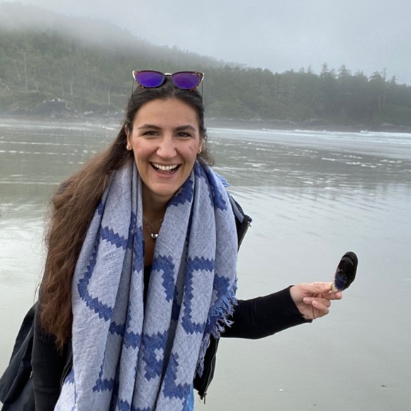 Meet your Posher, Alex - Picture 1 of 1